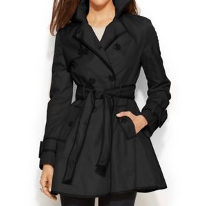 BETSEY JOHNSON BLACK TRENCH COAT